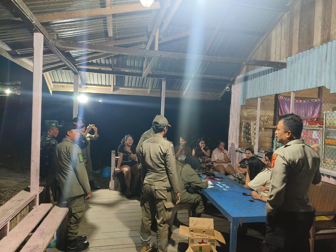 Diduga Jadi Tempat Prostitusi dan Miras, Tiga Warung Hiburan di Kutim Ditutup