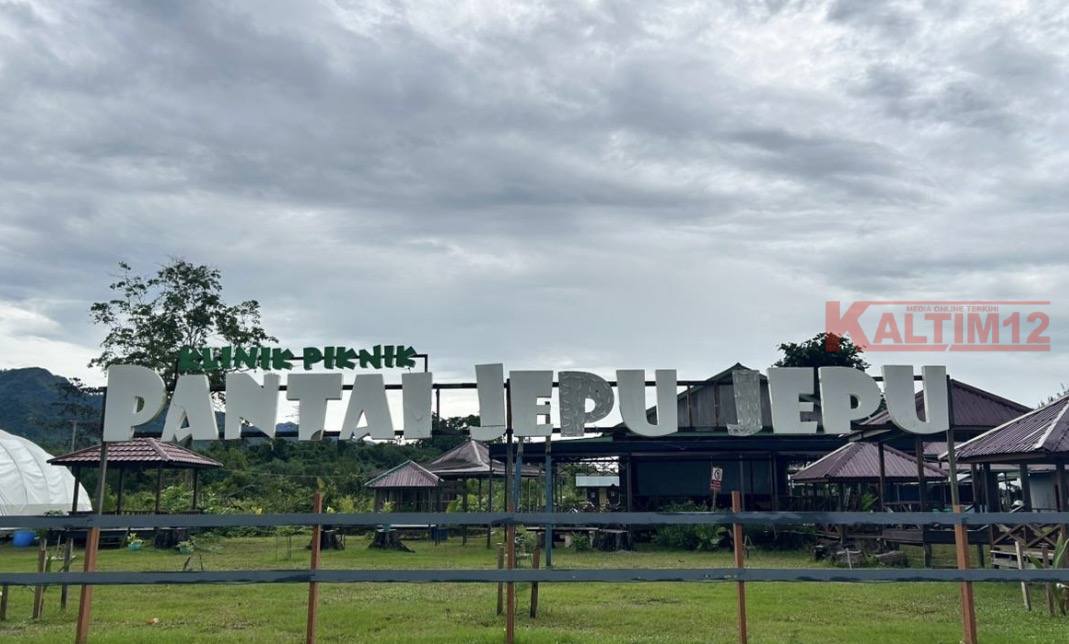Ramainya Pantai Jepu-Jepu Dongkrak Hunian Vila dan Usaha Lokal